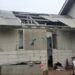 Rumah warga Rt 01/08 Desa Jelegong Rancaekek atapnya hancur akibat akibat angin Puting beliung.