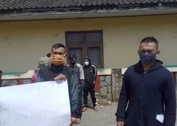 Petugas Puskesos Tak Kunjung Muncul, Kades Handle Tuntutan KPM Terkait Bansos Gubernur TA 2020