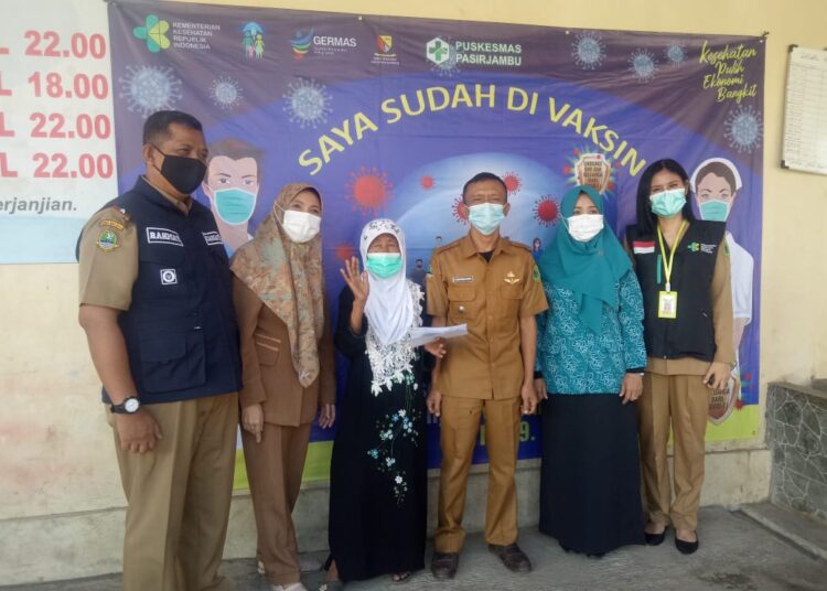 550 Lansia Desa Mekarmaju Ikuti Vaksinasi Covid-19