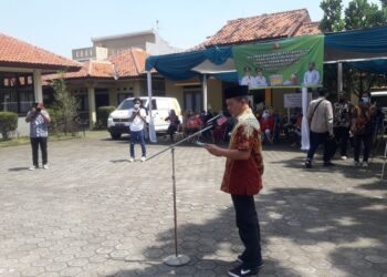 Bupati Membuka Operasi Pasar Murah Kebutuhan Pokok