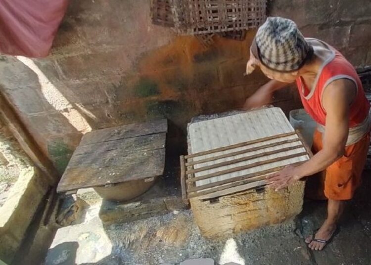 Pengrajin Tahu dan Tempe Tuntut Pemerintah Kendalikan Harga Kedelai