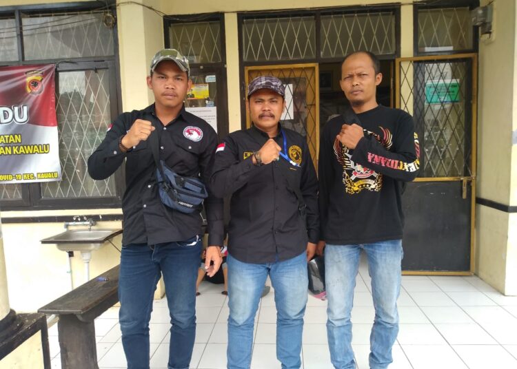 Ormas Pertanyakan Pembangunan MCK Diduga Tidak Sesuai Spek