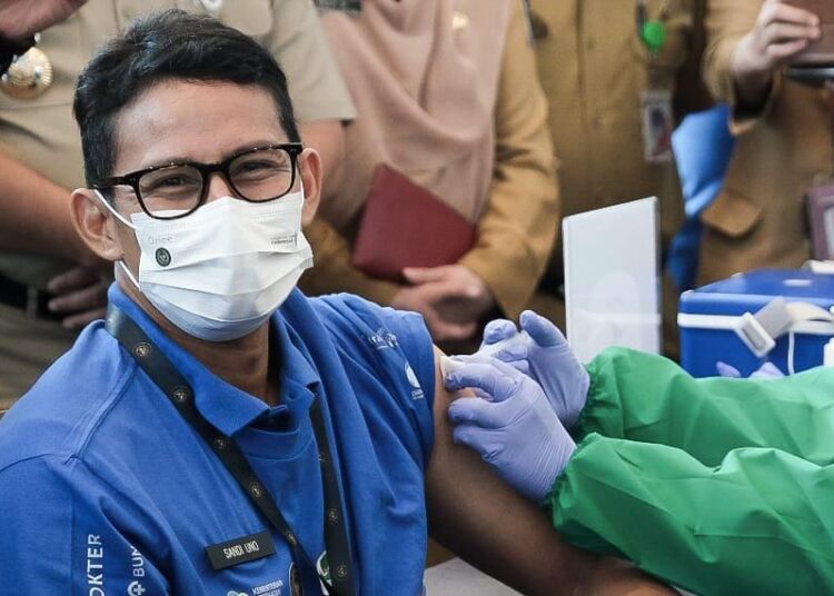 Menparekraf Bersama 3.300 Pelaku Parekraf Jalani Vaksinasi Covid-19