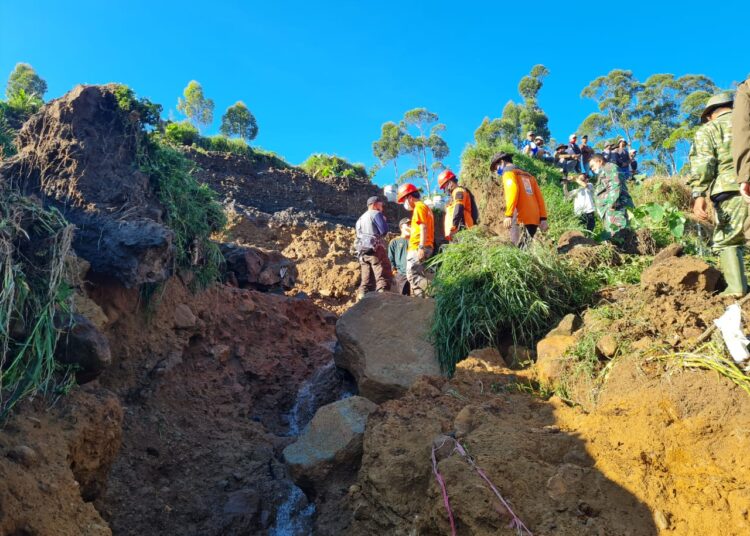 Puluhan Rumah Terendam Banjir di Alam Endah, Bupati Langsung Tinjau Lokasi