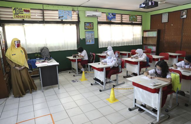 Kasus Covid-19 Melonjak, Pemerintah Diminta Tunda Sekolah Tatap Muka