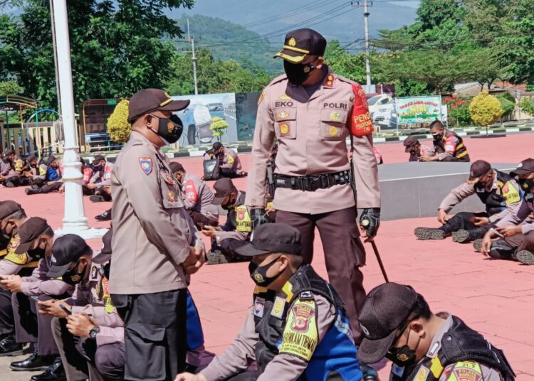 202 Bhabinkamtibmas Diberikan Pelatihan Tim Tracer dan Aplikasi Silacak