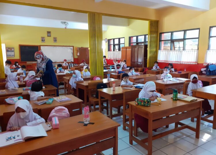 Ujicoba PTM, Kapolres Mengecek Langsung SD Sukaraja 1 dan 2