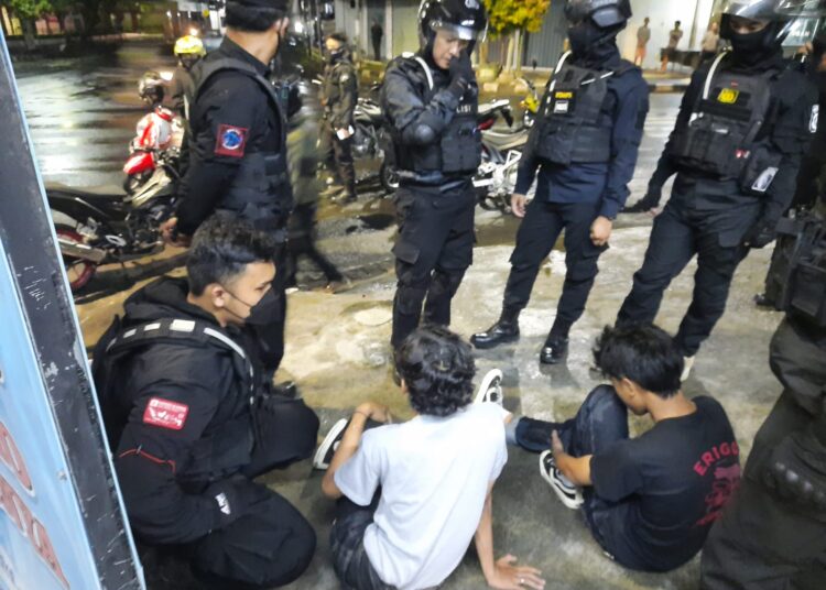 Maung Galunggung Amankan Remaja Pesta Miras, Diduga Berandalan Motor