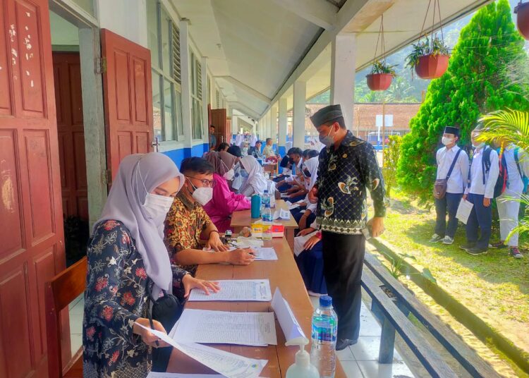 Puskesmas Naringgul Gelar Vaksinasi, Ratusan Siswa SMP 1 Naringgul Divaksin Dosis Pertama