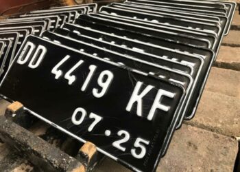 Mulai Tahun Depan Polri Terapkan Pelat Nomor Putih Tulisan Hitam