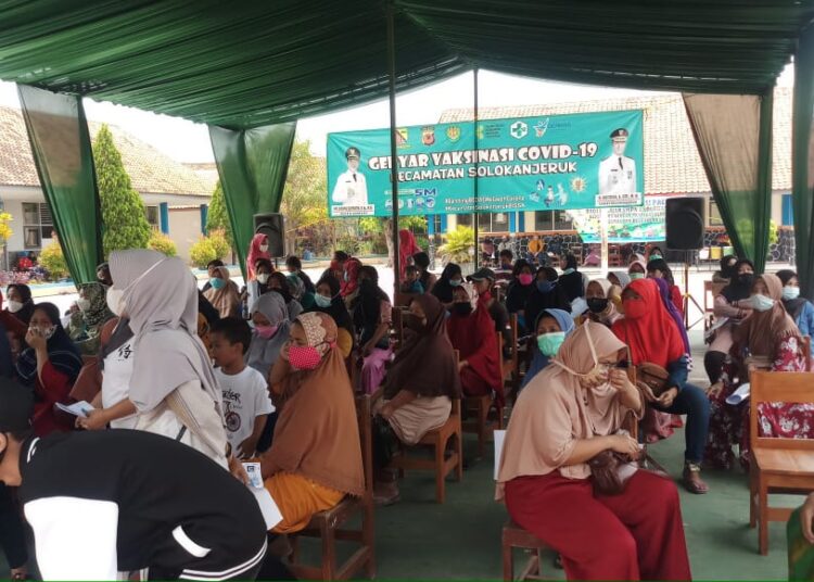 Forkopimcam Bersama APDESI Solokanjeruk Gencar Laksanakan Vaksinasi Massal