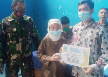 Pemerintah Desa Tanjungsari Salurkan BLT Ke 27 KPM