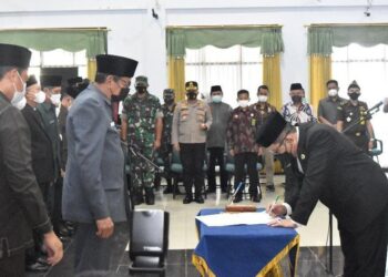 Bupati Lantik 15 Pejabat Pemkab Tasikmalaya