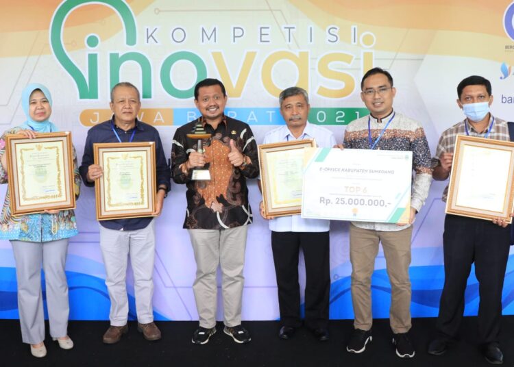 Dalam Sehari Sumedang Dapat Dua Penghargaan