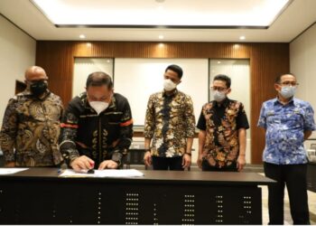 Antisipasi Pengelolaan Sampah Pemkab Bandung Barat MOU bersama PT Putra Indonesia Pratama