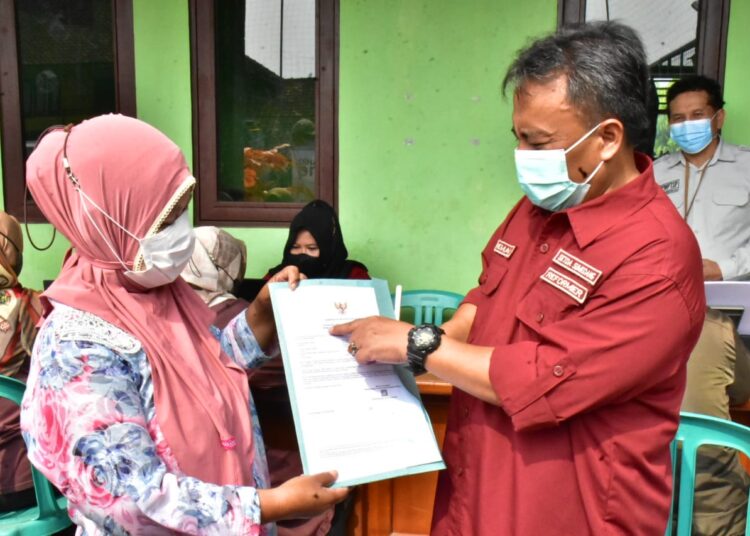 Ratusan Warga Desa Malaka Mendapatkan Nomor Induk Berusaha Gratis