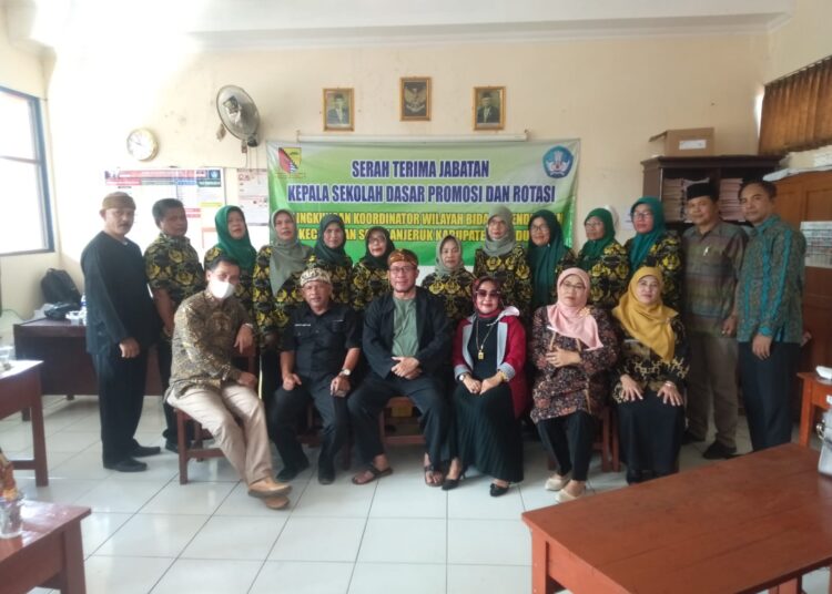 Sertijab Kepala Sekolah SDN Korwil Solokanjeruk Berjalan Penuh Haru