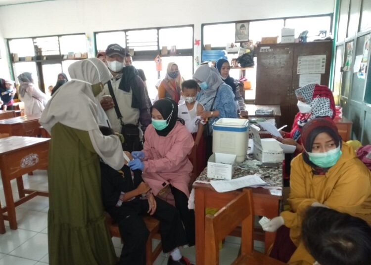 SDN Kencana Indah 1 Rancaekek Gelar Vaksinasi Anak Tahap 2 dan Vaksin Booster Guru