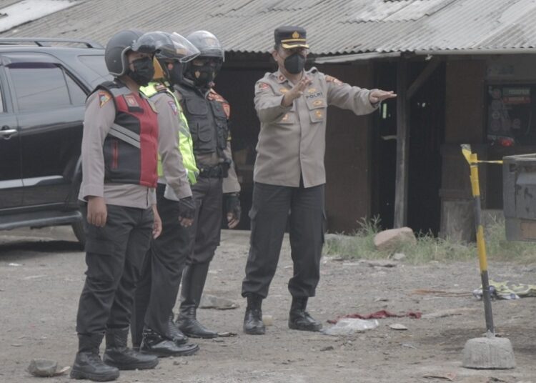 Kapolres Sumedang Pantau Jalur Amblas Cireki