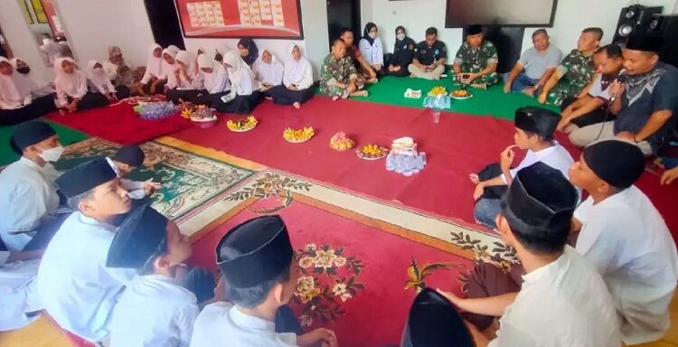 Komando Garnisun Tetap II 0612/Tasikmalaya Berikan Santunan Anak Yatim