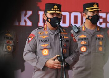 Kapolri Jenderal Listyo Sigit Prabowo didampingi Kapolresta Bandung Kombes Pol Kusworo Wibowo. (Foto: Asep Sahrial/bandungraya.net)