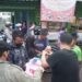 Pemdes Dayeuhkokot Berbagi Takjil Bersama Warga dan Anak Yatim