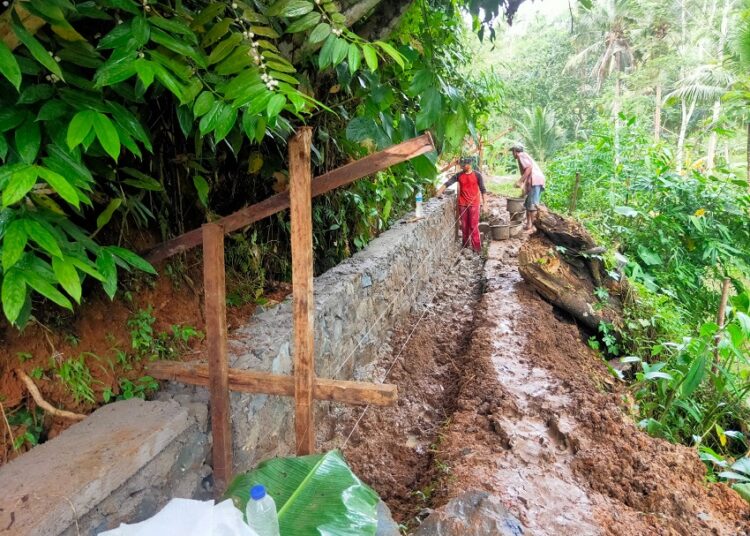 Irgasi Air Kelompok P3A Mancarigah Sirnasari Pengerjaan nya sudah Hampir 70% Selesai