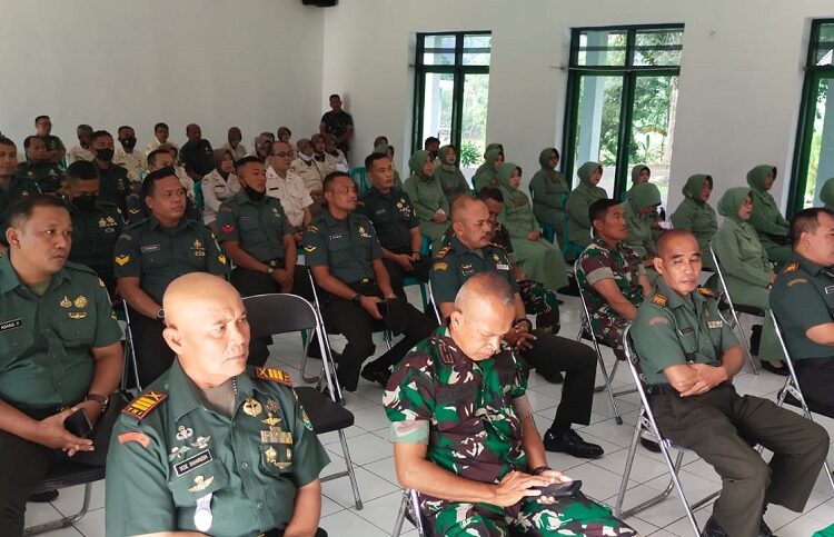 Kumdam Ill/Slw Berikan Penyuluhan Hukum Kepada Prajurit