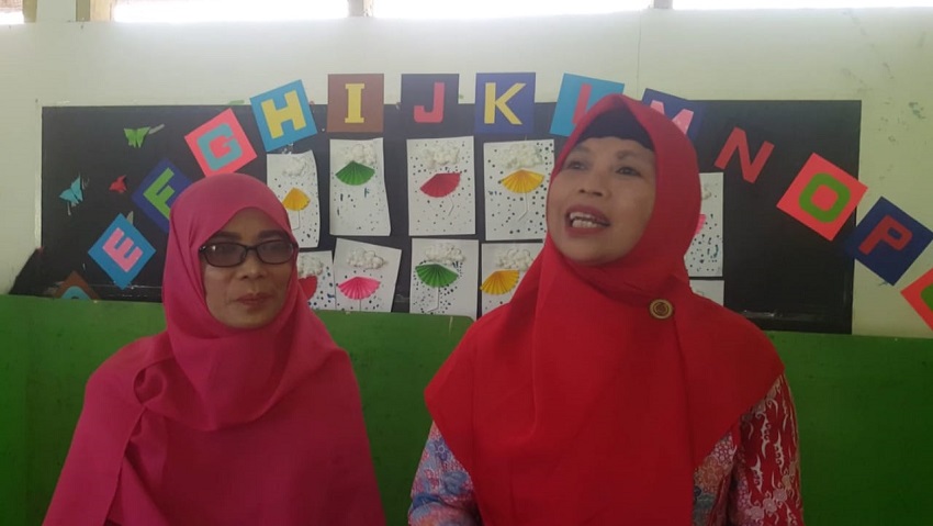 Ani Ketua Yayasan Syuhadaul Ghaza Asshidiqy Cibatu (pakai kacamata), Iis Tuti Ketua IGTKI Cibatu