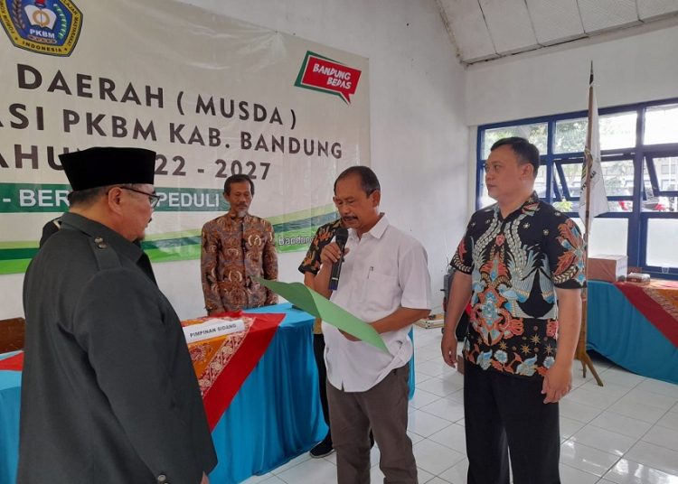 H. Furqon Nulhakim, S.Ag, M.Pd Dikukuhkan Kembali Jadi Ketua DPD FK-PKBM Kab. Bandung