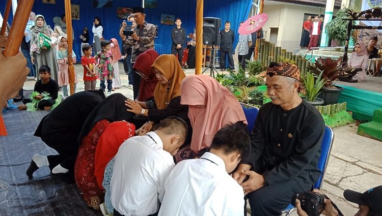 Pelepasan & Kenaikan Kelas Siswa/Siswi SLBN Tasikmalaya TA 2021/2022