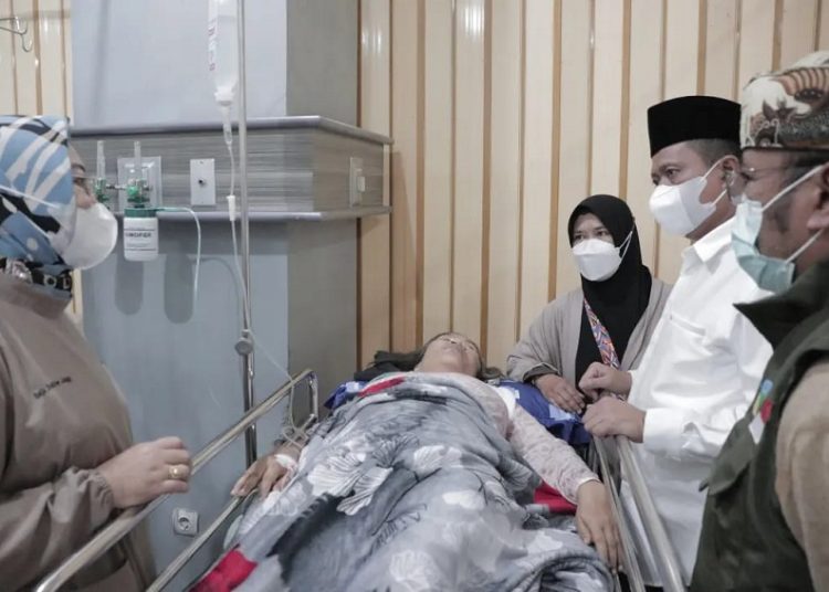 Bupati Sumedang Takziah ke Rumah Duka Korban Masuk Jurang