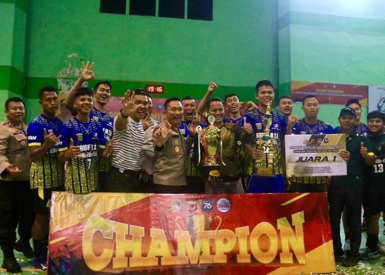 Tim Brigif Raider 13 Galuh Juara Open Turnamen Bola Voli Kapolres Tasikmalaya Cup 2022