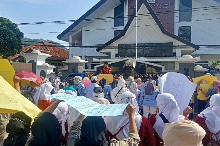 Ratusan Nakes Pertanyakan Penghapusan Honorer 2023