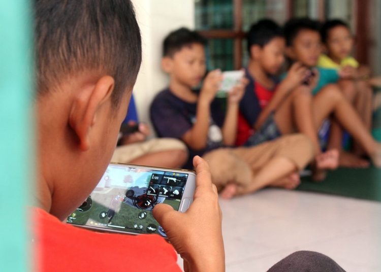 Kecanduan “Gadget” Bisa Pengaruhi Kesehatan Mental Anak