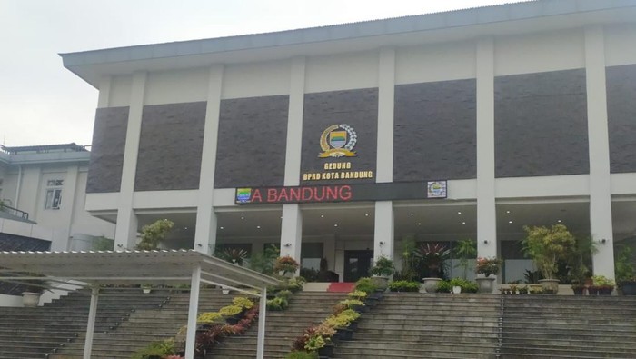 DPRD Dukung Rencana Pemkot Bandung Bangun 16 Gedung SMP Baru