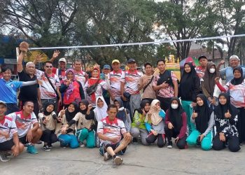 Atlet Bola Voli Usia 15 Tahun Giat Berlatih