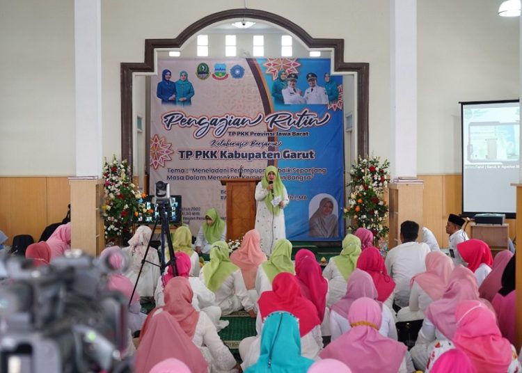 Pelaksanaan Pengajian Rutin TP PKK Provinsi Jawa Barat kolaborasi dengan TP PKK Kabupaten Garut, yang dilaksanakan di Masjid Baitul Marjan Perumahan Intan Regency, Kecamatan Tarogong Kidul, Kabupaten Garut, Selasa (9/8/2022).