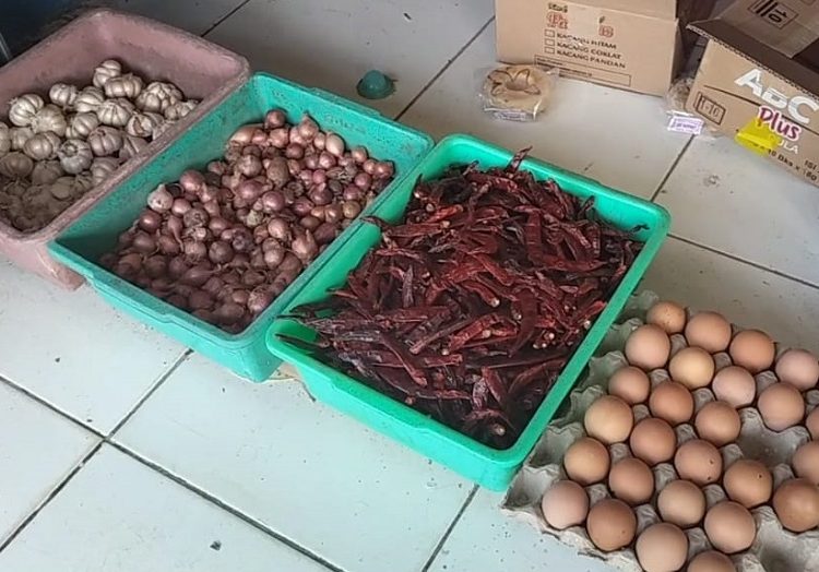 Harga Telur dan Daging Ayam Potong Mengalami Kenaikan, Pedagang Mengeluh Omzet Jualnya Menurun