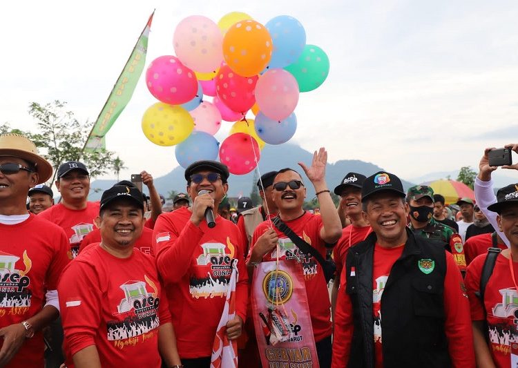 Paguyuban Asep Se-Dunia Gelar Jalan Santai