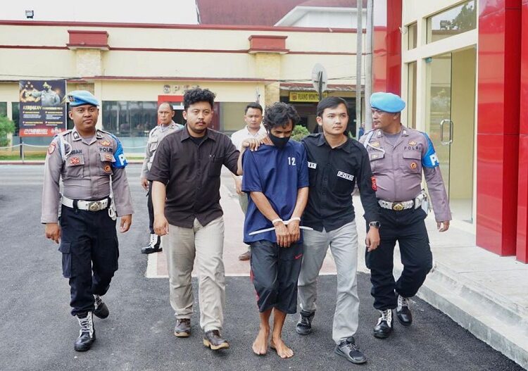 Seorang Ayah Tega Rudapaksa Kedua Anak Kandungnya