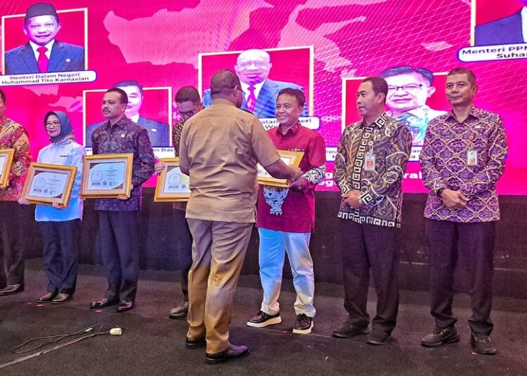 Herman Suryatman Raih Digital Leadership Government Award 2022
