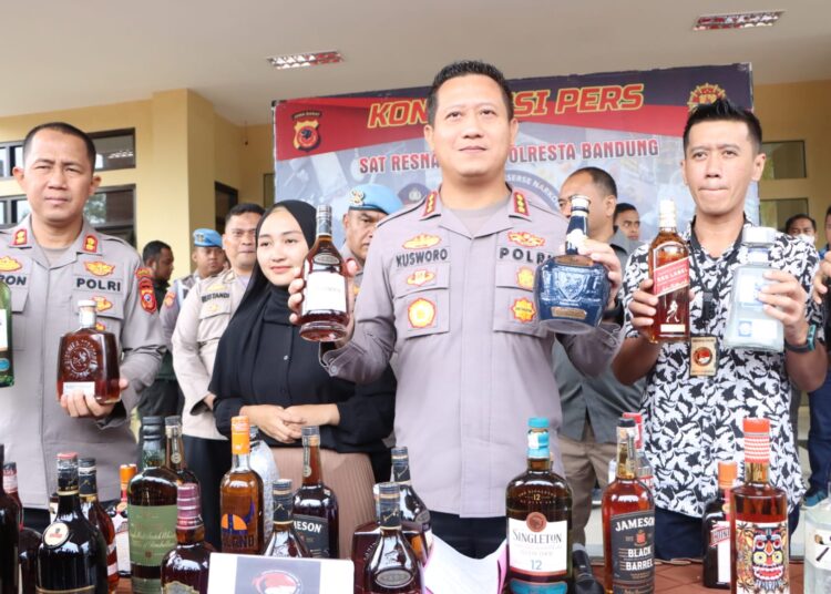 Kapolresta Bandung, Berbagai Merk Minuman Impor Palsu Diamankan Satnarkoba
