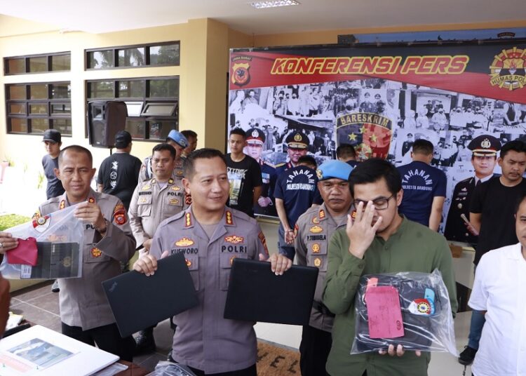 Hanya Dalam Waktu 10 Jam Polresta Bandung Ringkus Dua Pelaku Pencurian dan Satu Penadah