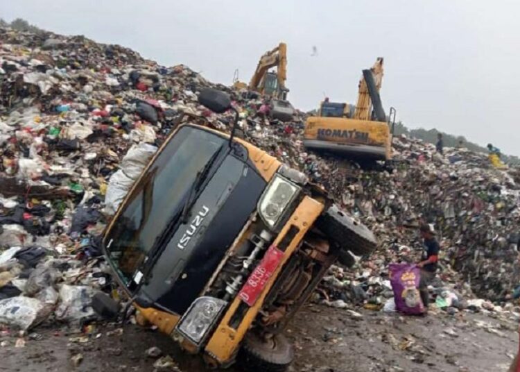 Kondisi Tumpukan Sampah di Pasar Baleendah Kian Hari Bertambah Tinggi