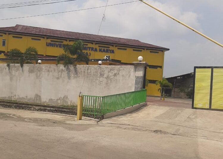 Diduga Ada Ratusan Siswa Fiktip Penerima Program KIP di UMIKA Bekasi