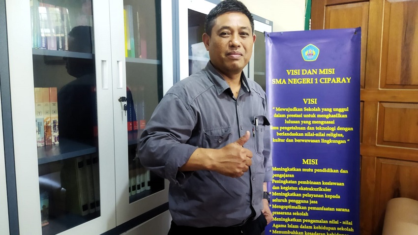 Asep Saeful Rokhman,S.Pd,M.M.Pd, Kepala Sekolah