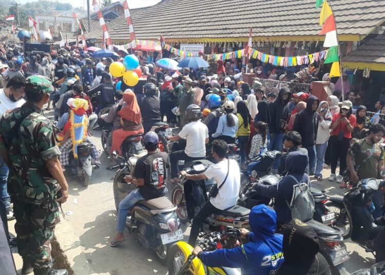 Pemdes Cikahuripan Gelar Pawai Rakyat Semarak HUT RI ke-78