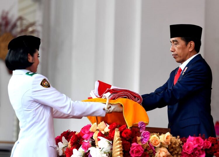 Upacara Penurunan Bendera Negara Sang Merah Putih Berlangsung Lancar dan Khidmat