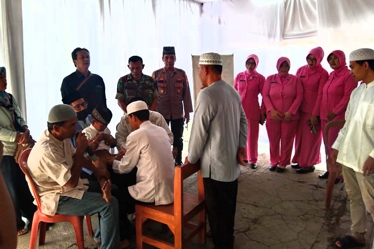 Polsek Tomo Gelar Khitanan Masal Dalam Rangka HUT RI ke -78